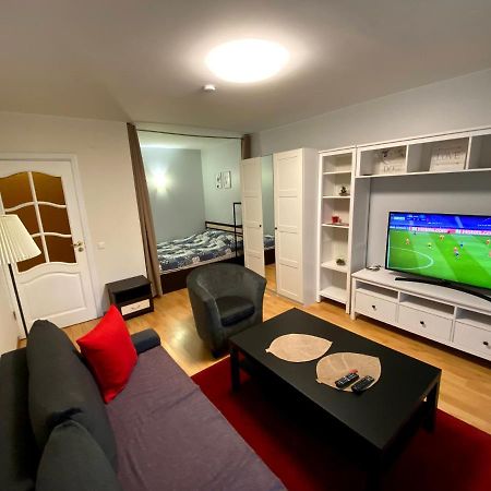 Your Home - Central Studio Apartment, Balcony, Parking & Self Check-In VNO Exteriör bild