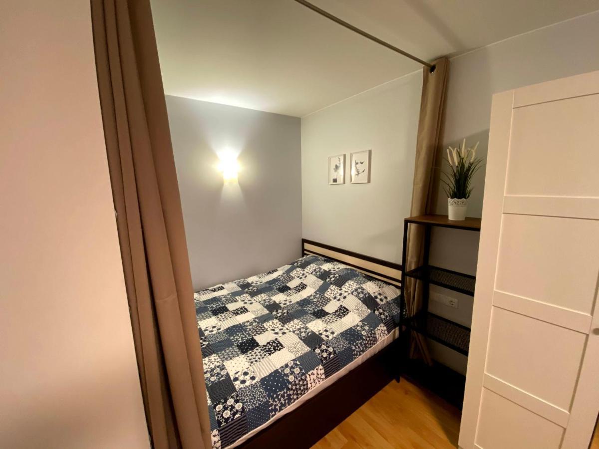 Your Home - Central Studio Apartment, Balcony, Parking & Self Check-In VNO Exteriör bild
