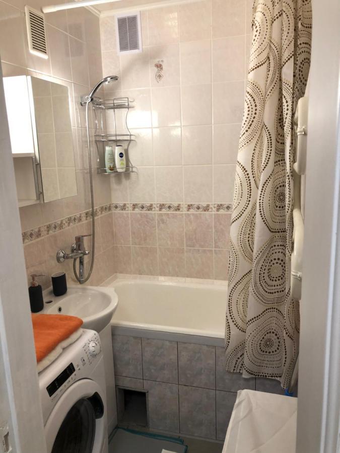 Your Home - Central Studio Apartment, Balcony, Parking & Self Check-In VNO Exteriör bild