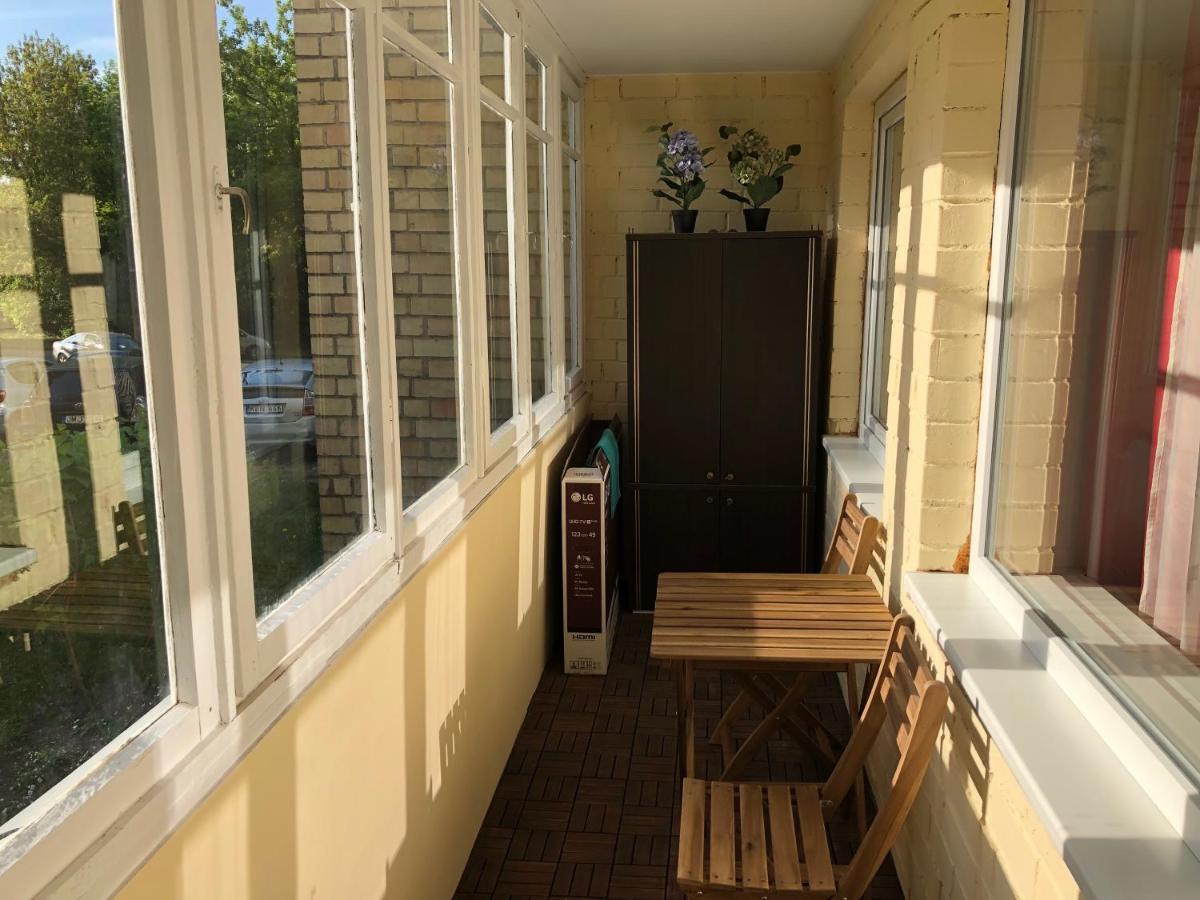 Your Home - Central Studio Apartment, Balcony, Parking & Self Check-In VNO Exteriör bild